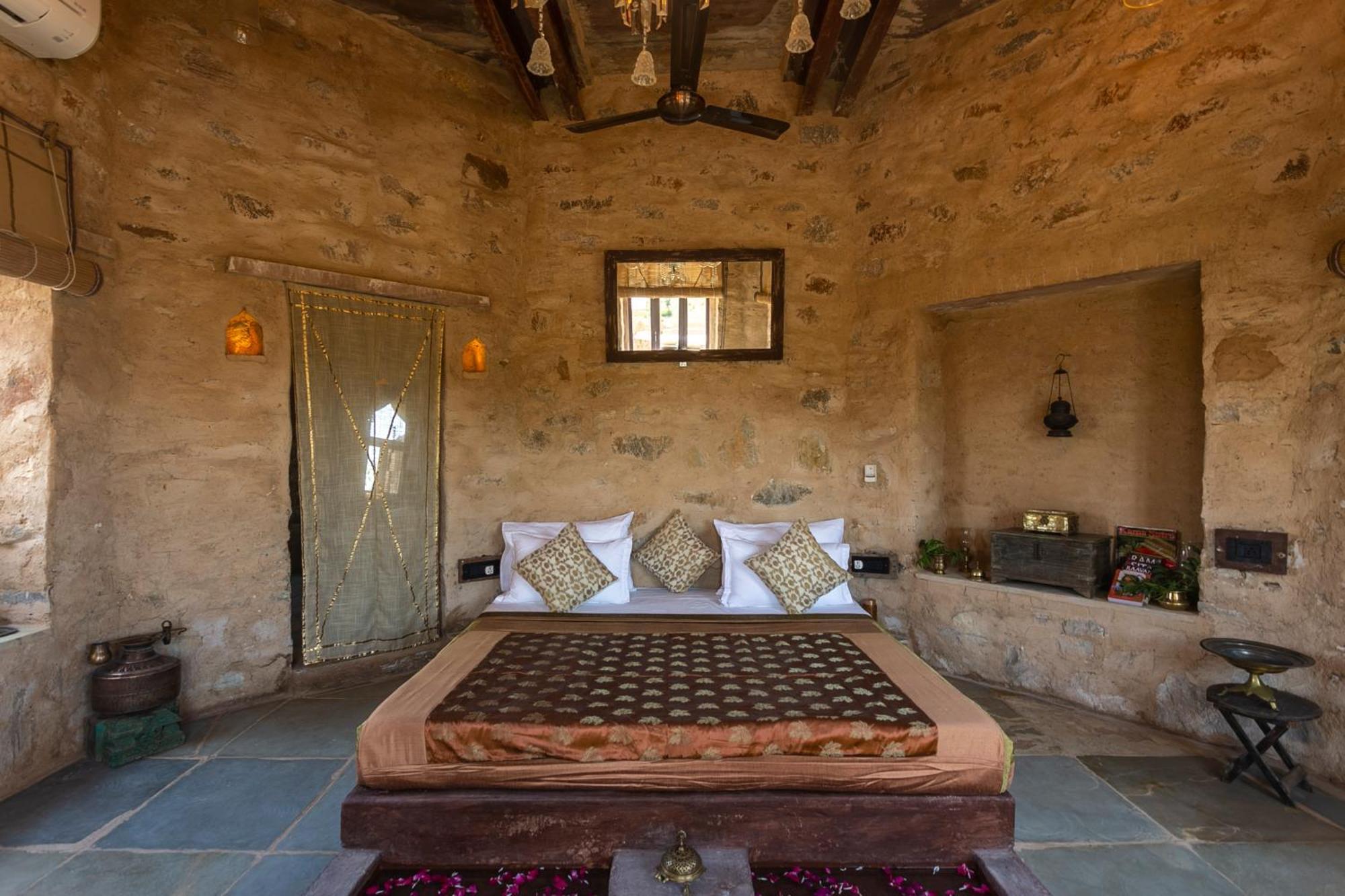 Manmatha A Luxury Retreat Bed & Breakfast Udaipur Exterior photo