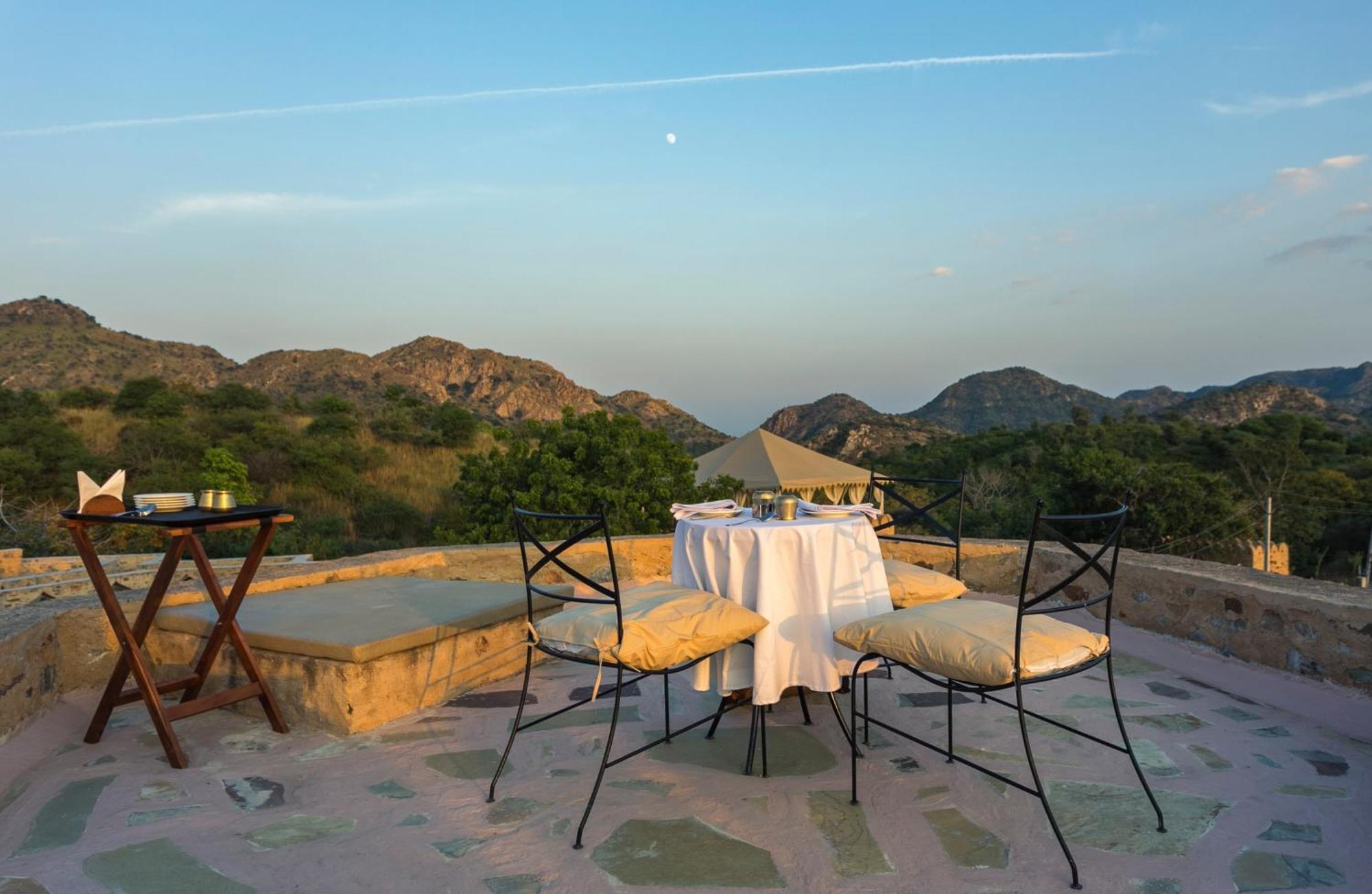 Manmatha A Luxury Retreat Bed & Breakfast Udaipur Exterior photo